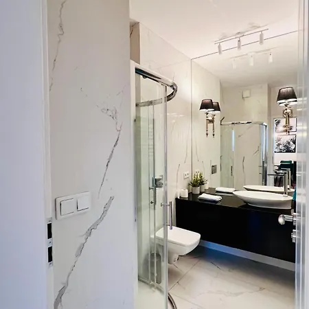 Rudnickiego, Bema, Free Parking By Cosmo Spirit *